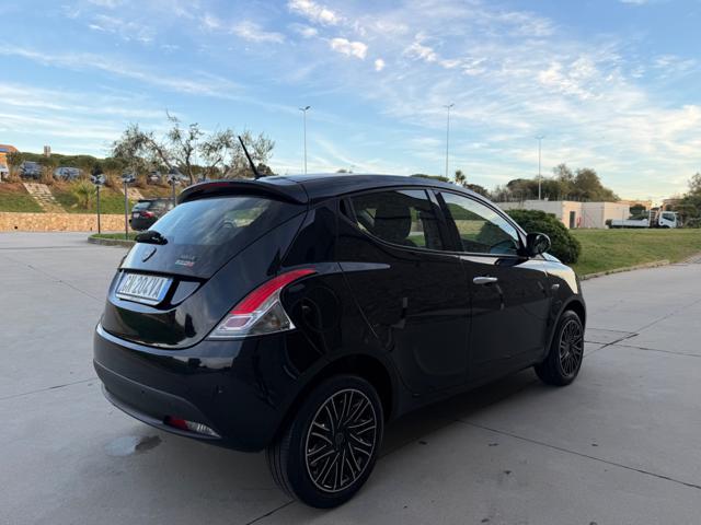 LANCIA Ypsilon HYBRID GOLD+NAVI+SENSORI PARK+5 POSTI