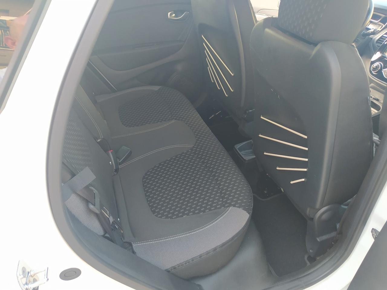 Renault Captur dCi 8V 90 CV EDC Start&Stop Energy Initiale Paris