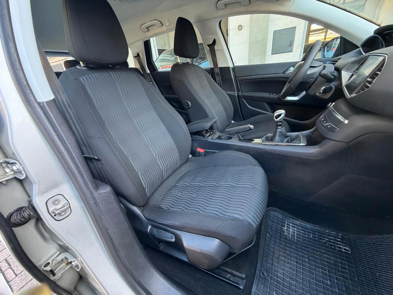 Peugeot 308 BlueHDi 120 S&S Business