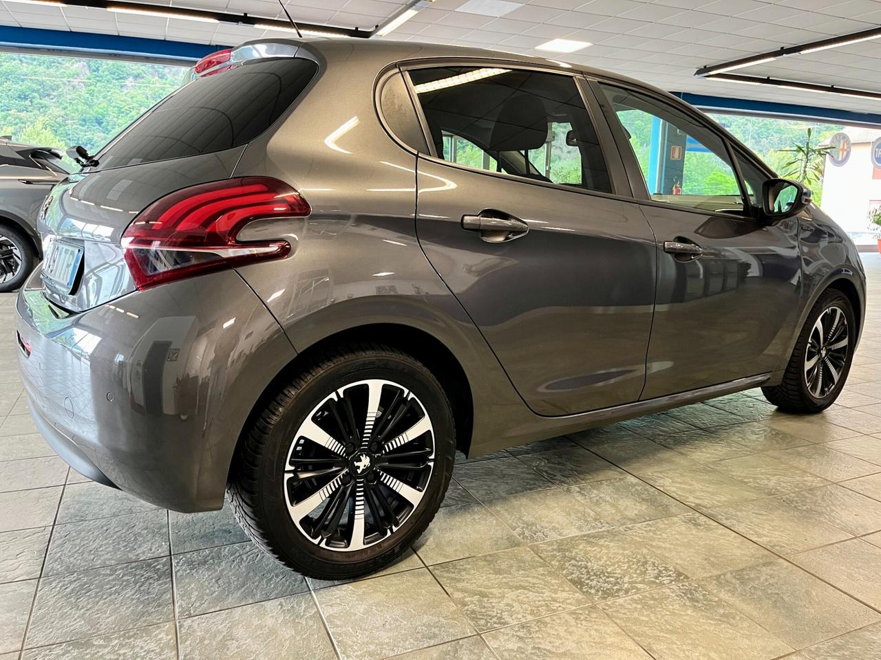 Peugeot 208 PureTech 82 Stop&Start 5 porte Signature