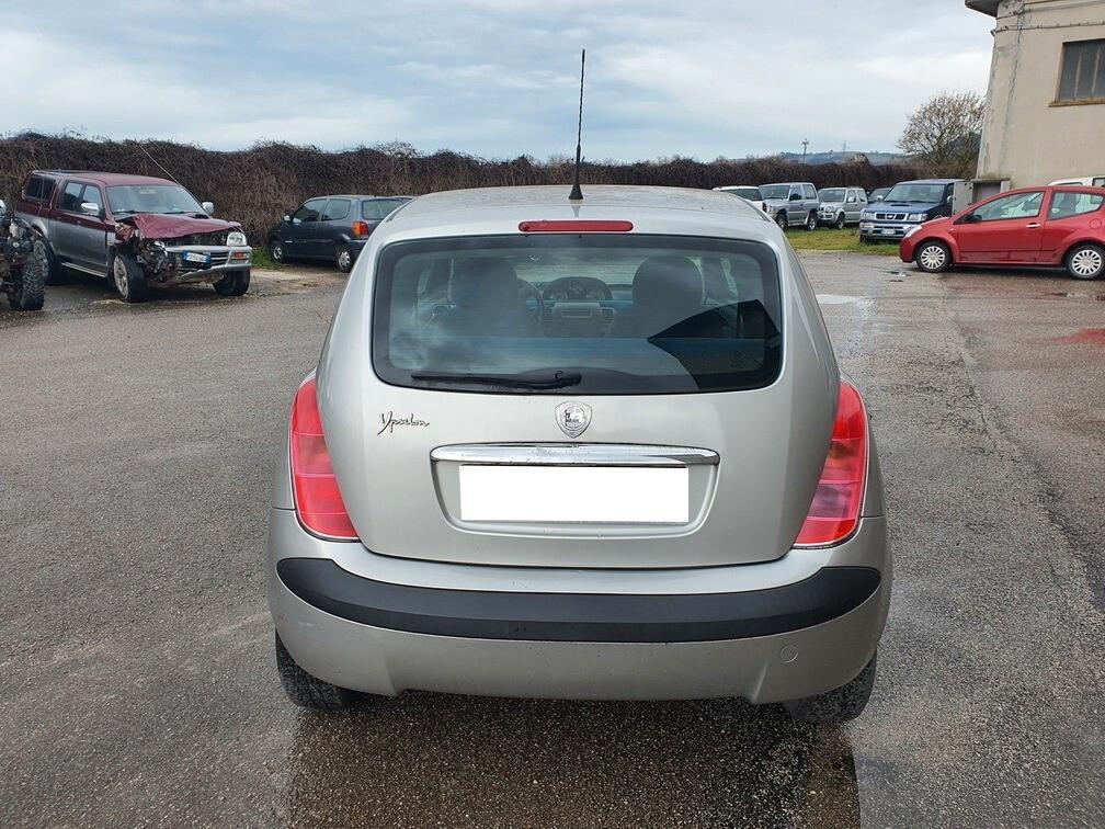 Lancia Ypsilon 1.2 8V Argento