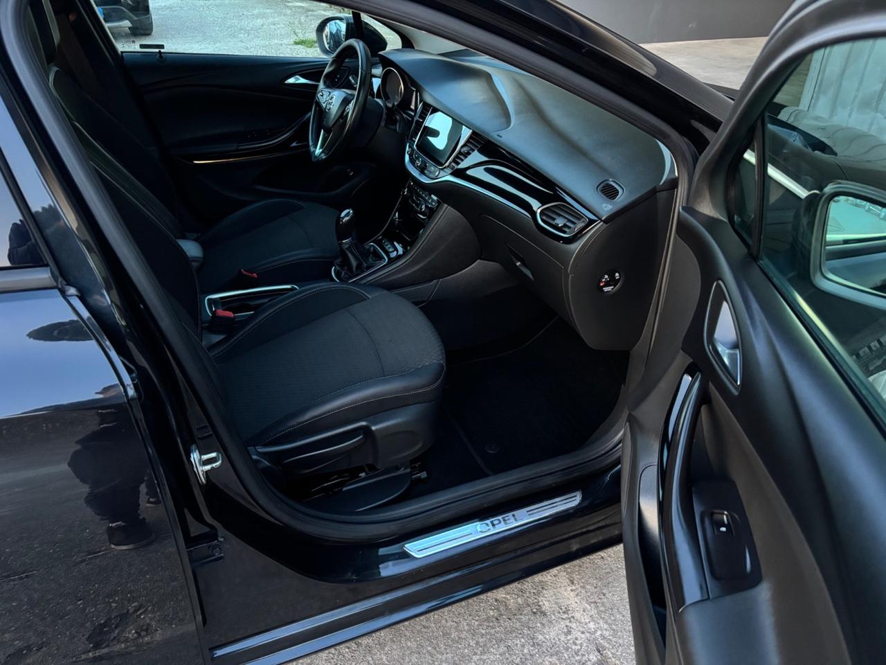 Opel Astra 1.6 CDTi. Neopatentati. Garanzia 12 mesi