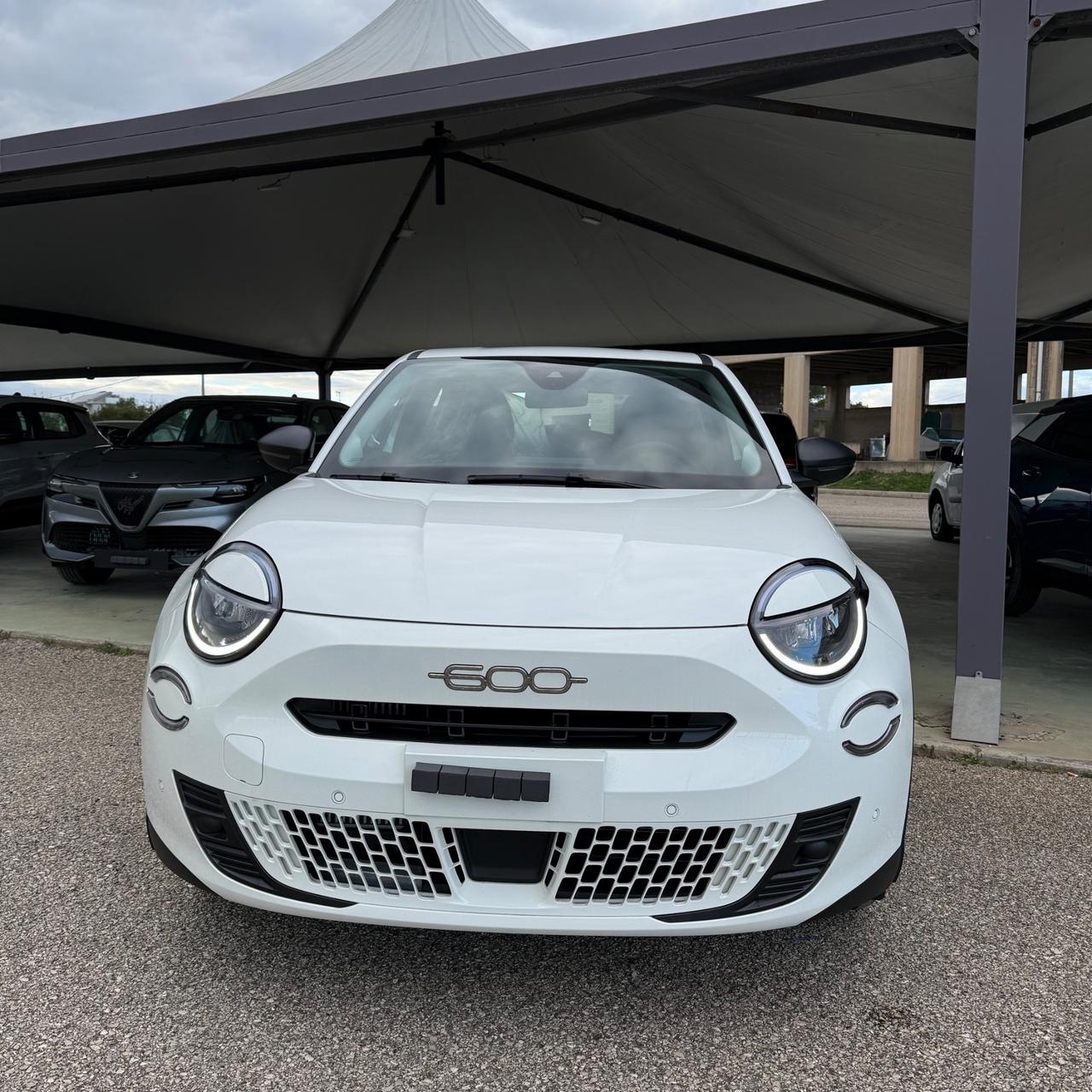 Fiat 600 Hybrid 110 CV DCT MHEV Business