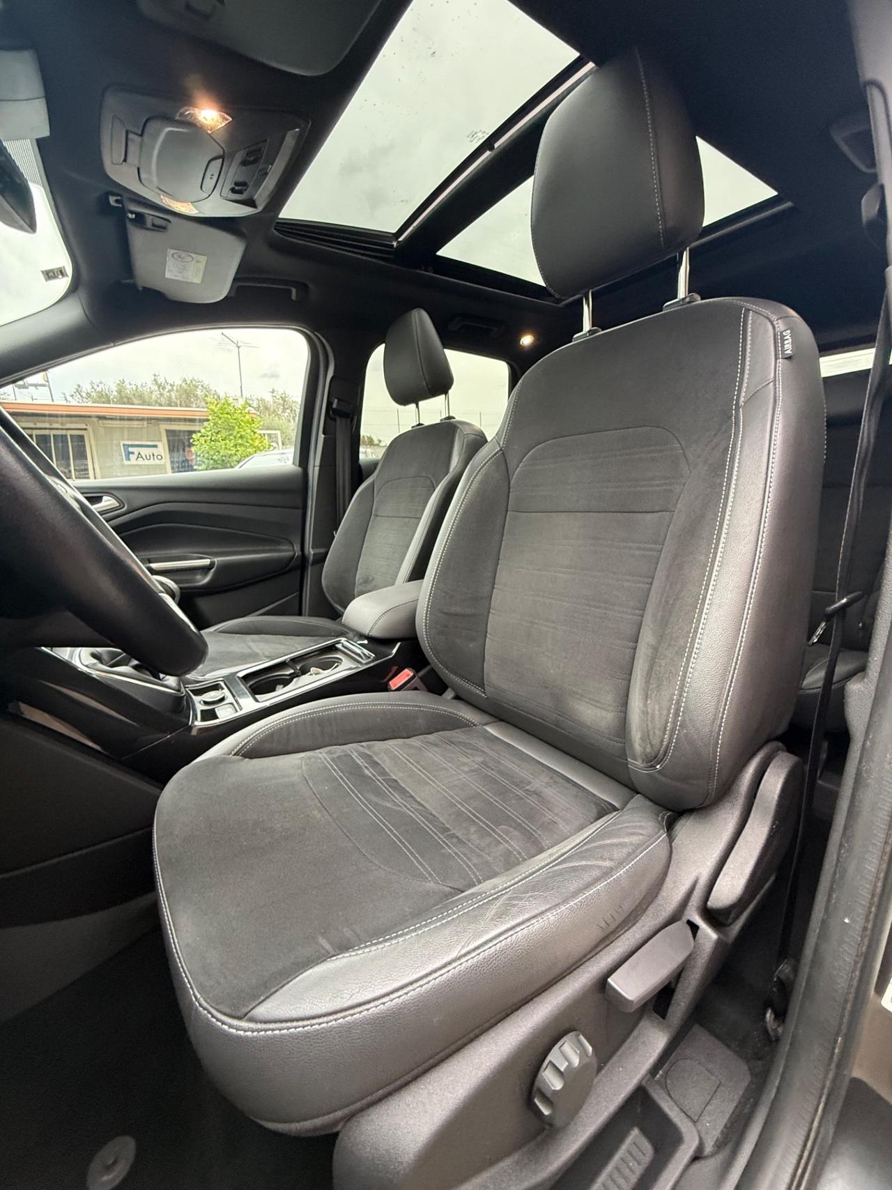 Ford Kuga 2.0 TDCI 150 CV 2WD ST-Line,TETTO APRIBILE,Pelle e Alcantara,Led+Xeno,ecc.