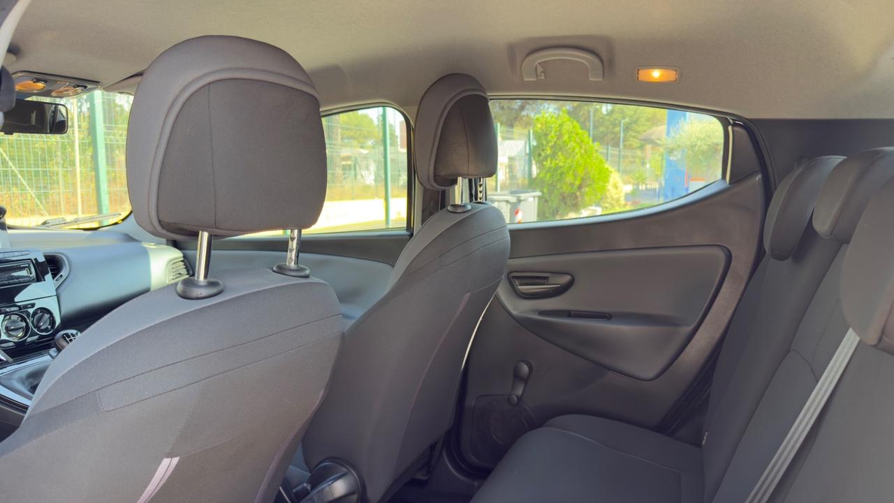 Lancia Ypsilon 1.2 69 CV 5 porte Platinum