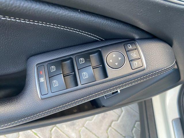 MERCEDES-BENZ GLA 200 d Automatic 4Matic Sport