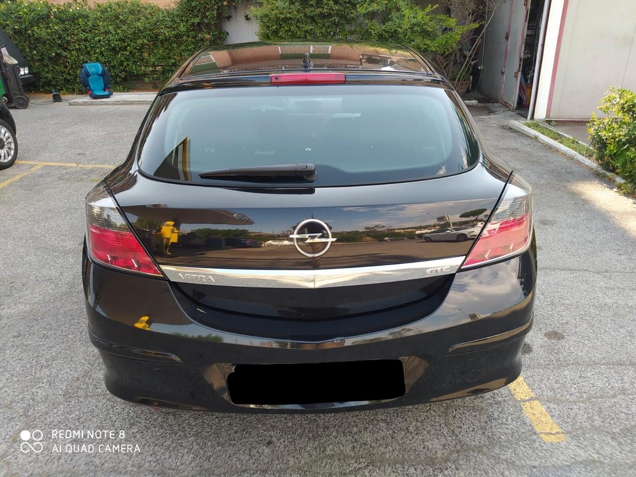Opel Astra GTC 1.9 CDTI Sport