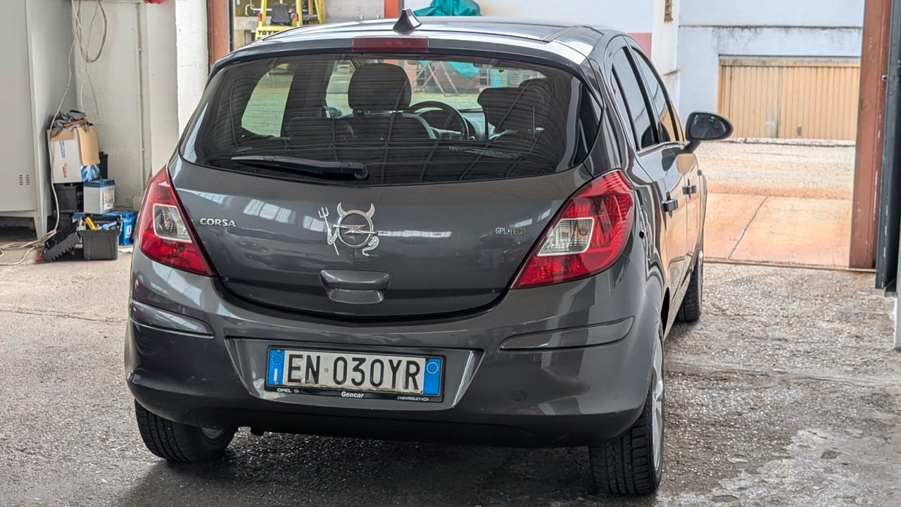 Opel Corsa 1.2 85CV 5 porte GPL-TECH Elective
