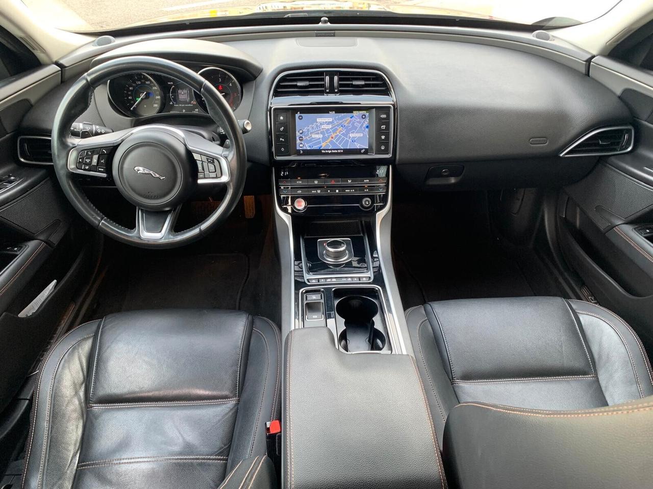 Jaguar XE 2.0 D 180 CV autom. Ok catena