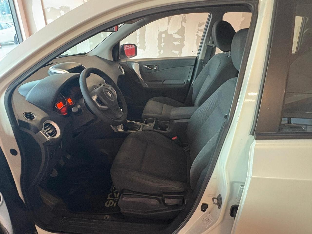 RENAULT KOLEOS 4X4 RUOTE MOTRICI Diesel 2.0 CV 150 con Km 218.184 tagliandati garanzia 12 mesi