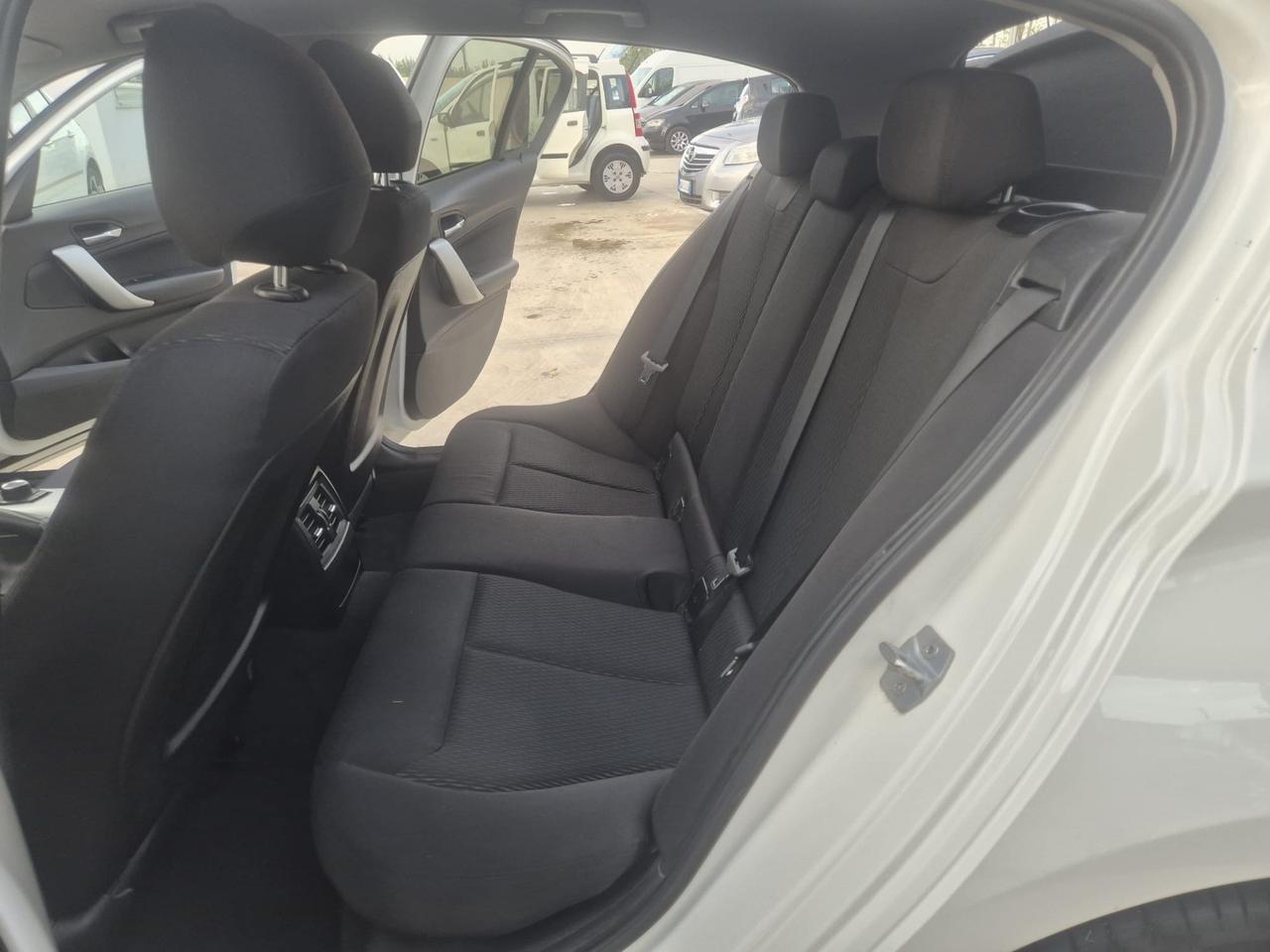 Bmw 116 116d 5p. Efficient Dynamics Urban