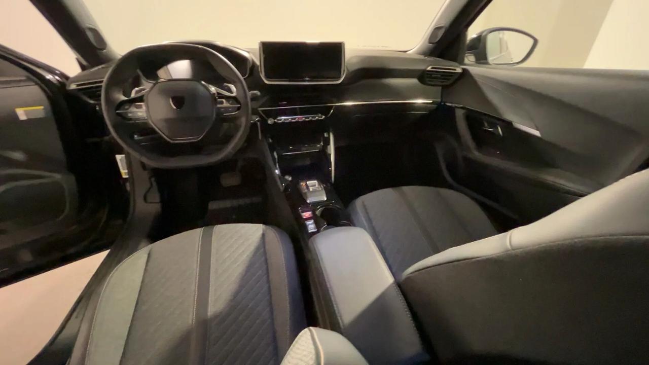 Peugeot 2008 PureTech 130 S&S EAT8 Allure