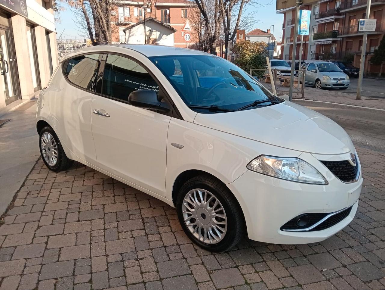 Lancia Ypsilon 1.2 69 CV 5 porte