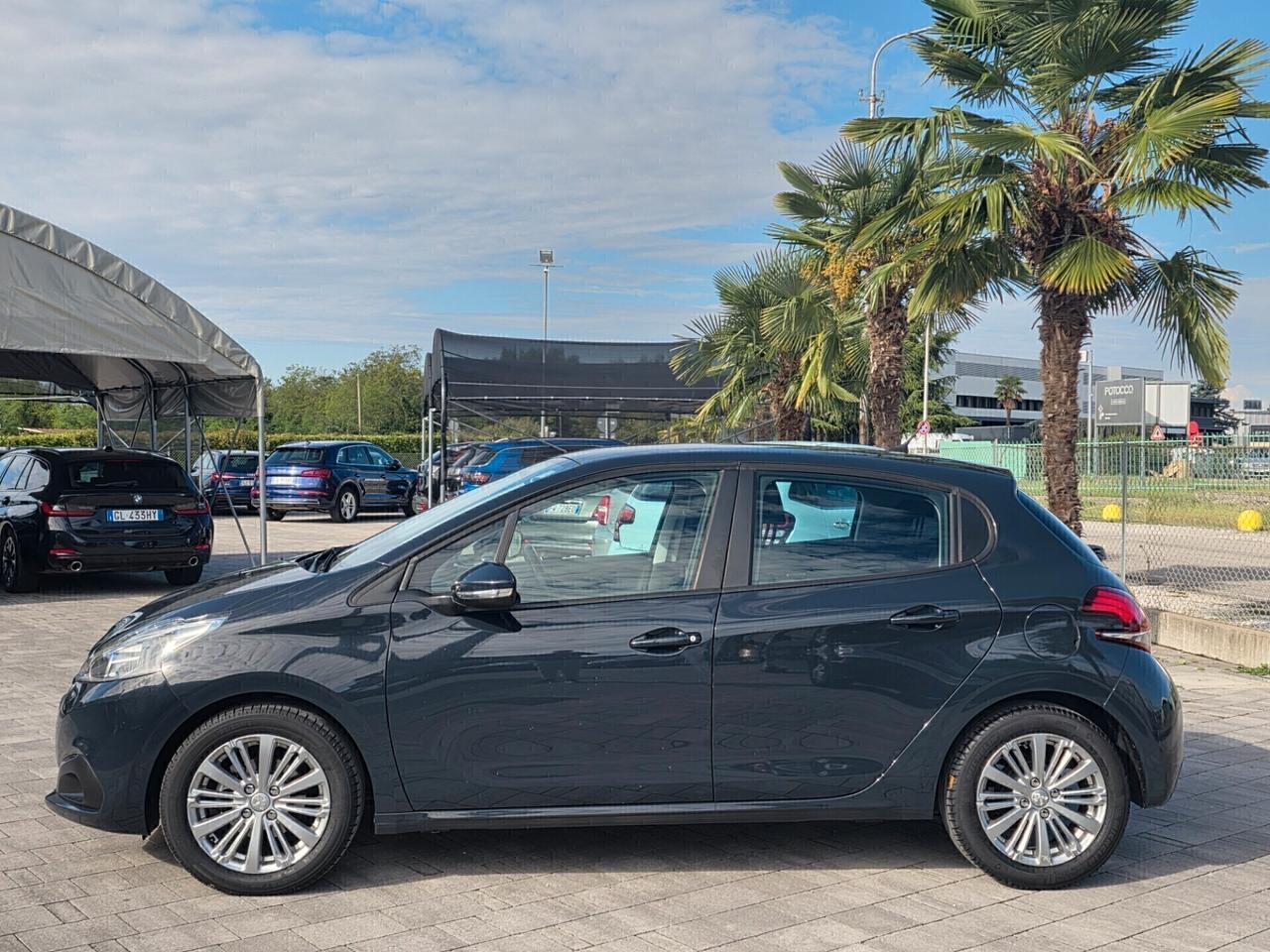 Peugeot 208 pochi km 2019 FINANZIABILE
