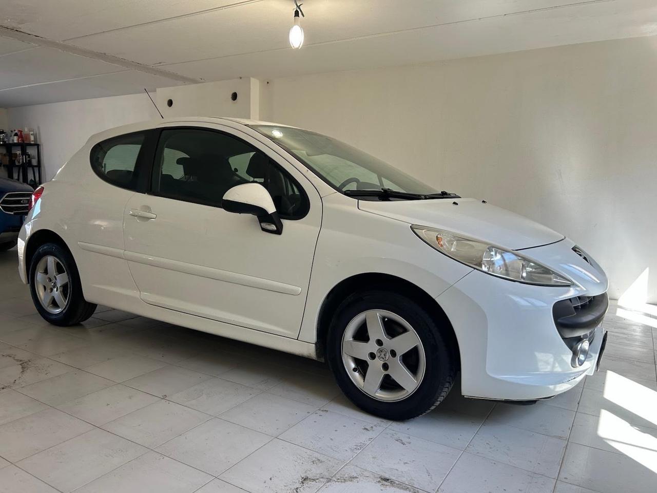 Peugeot 207 1.4 HDi 70CV 3p. ONE Line