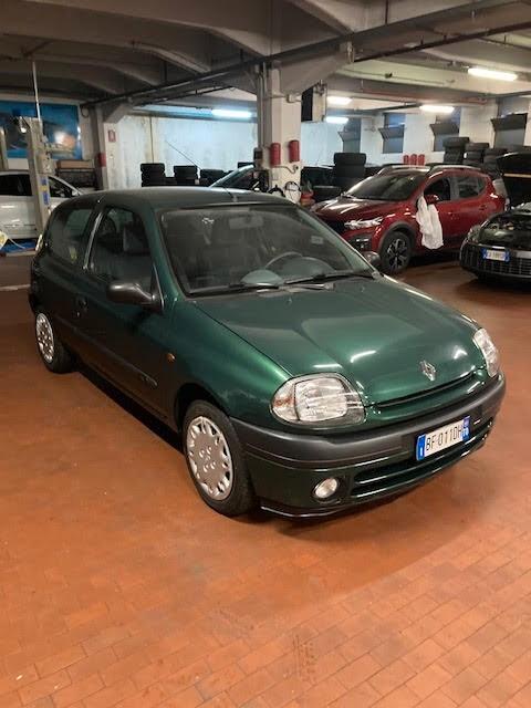 Renault Clio 1.2 cat 3 porte One O One