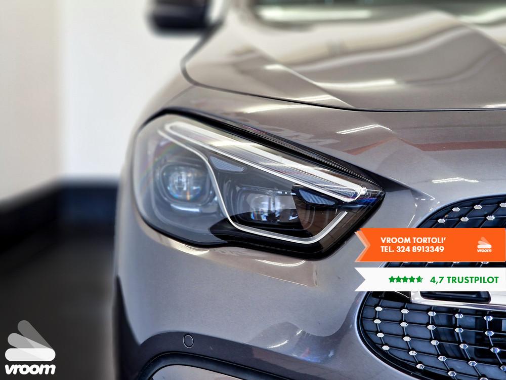 MERCEDES GLA (H247) GLA 200 d Automati...
