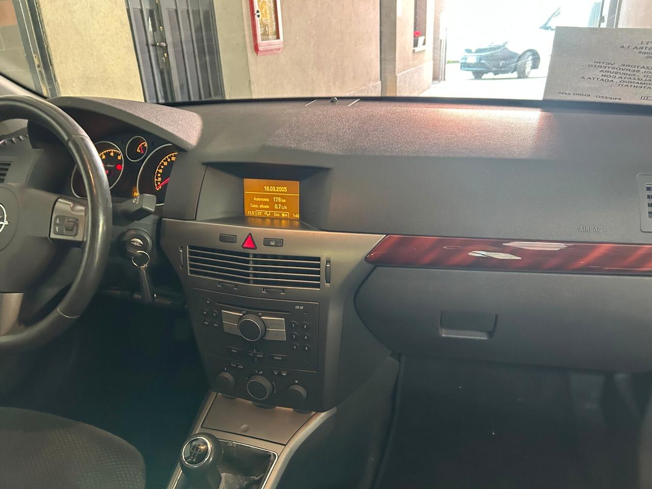 Opel Astra 1.6 16V Twinport 5 porte Cosmo