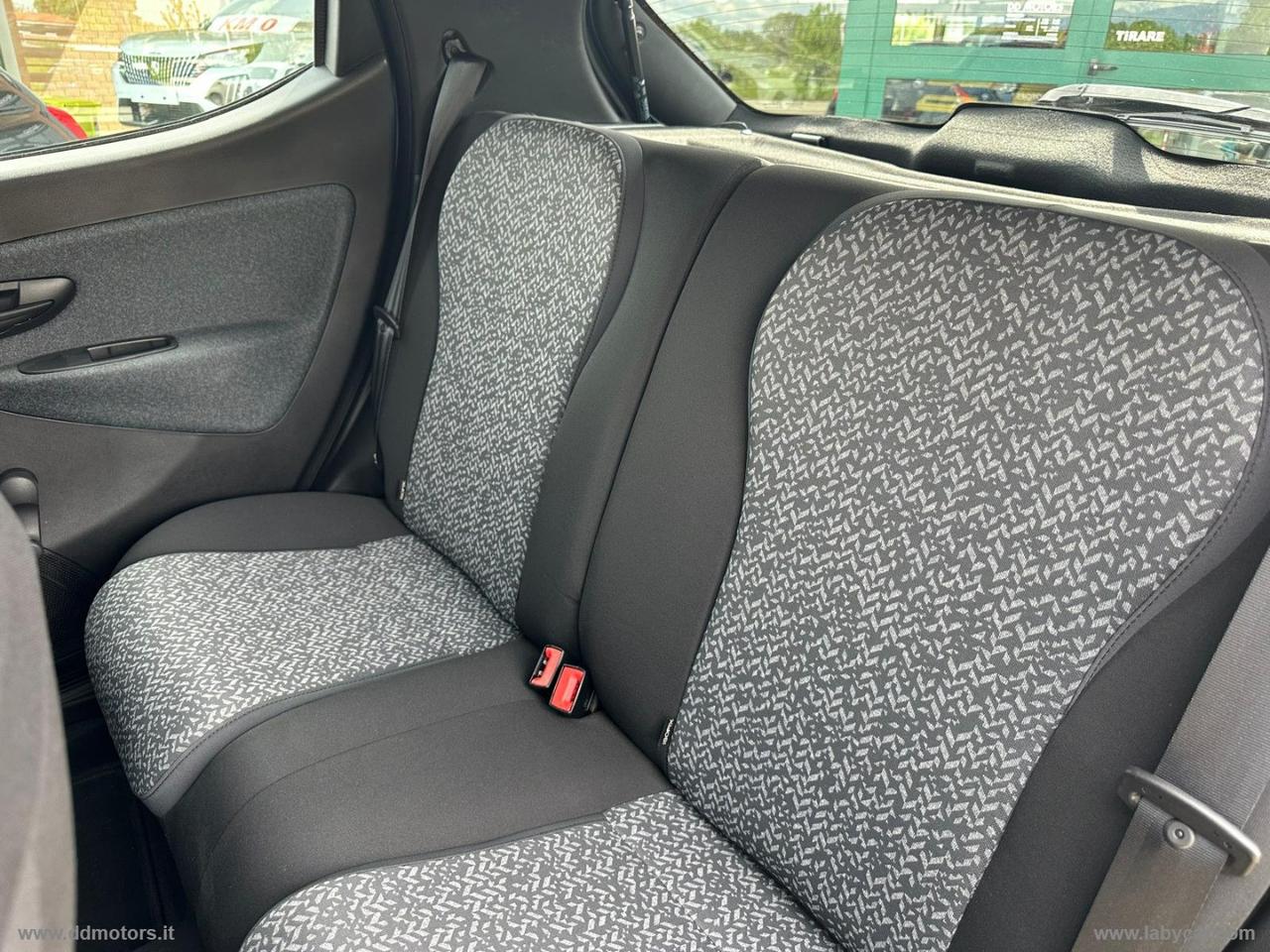 LANCIA Ypsilon 1.0 FireFly 5p.S&S Hybrid Silver *NEOPATENTATI*