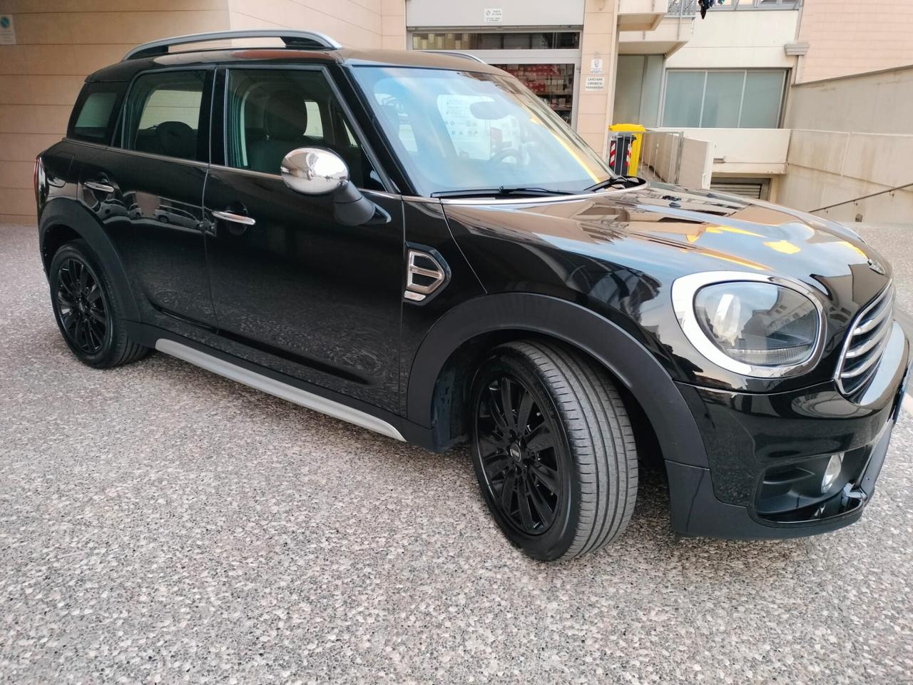 Mini Cooper D Countryman 2.0 Business 150 cv