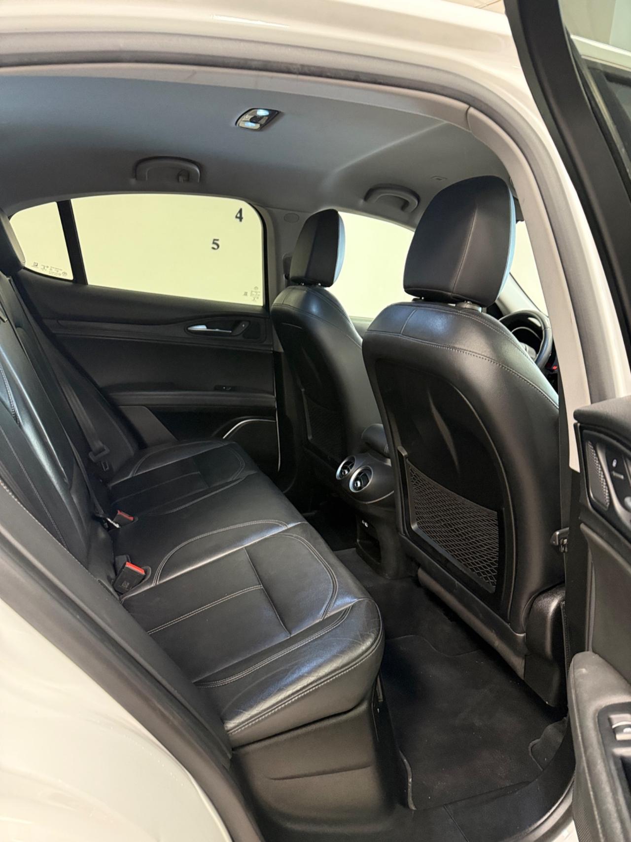 Alfa Romeo Stelvio 2.2 Turbodiesel 210 CV AT8 Q4 Executive