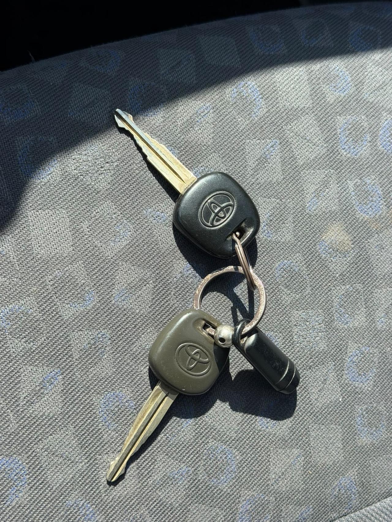 Toyota Yaris 1.3 Benzina-Gancio Traino-Neopatentati
