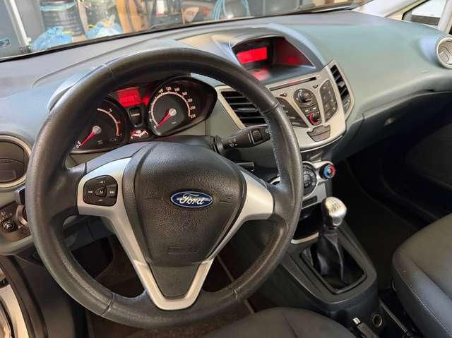 Ford Fiesta 5p 1.2 16v Titanium c/esp E5