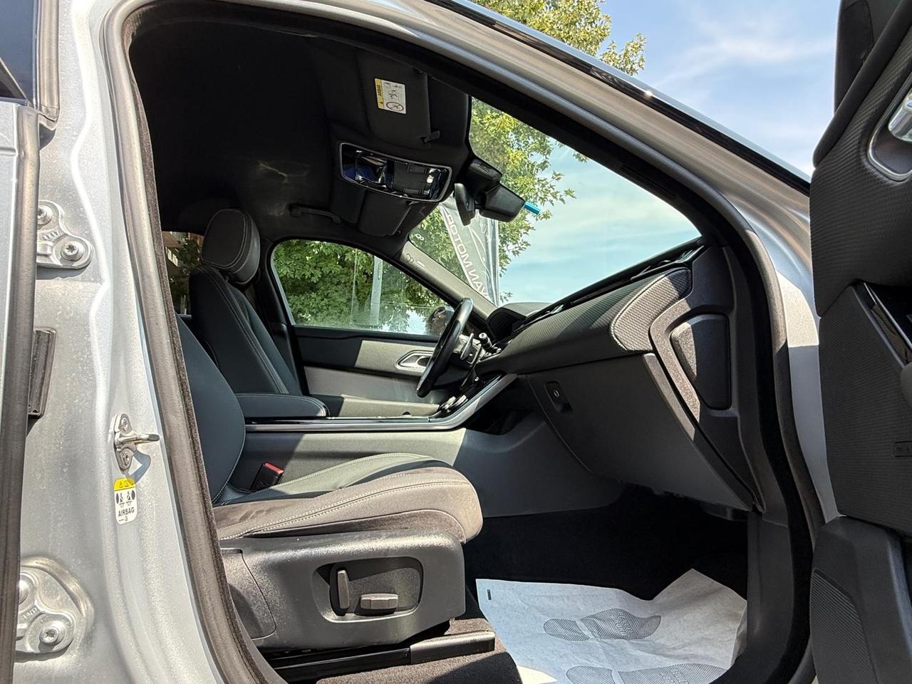 Land Rover Range Velar 3.0D V6 300 CV R-Dynamic HSE