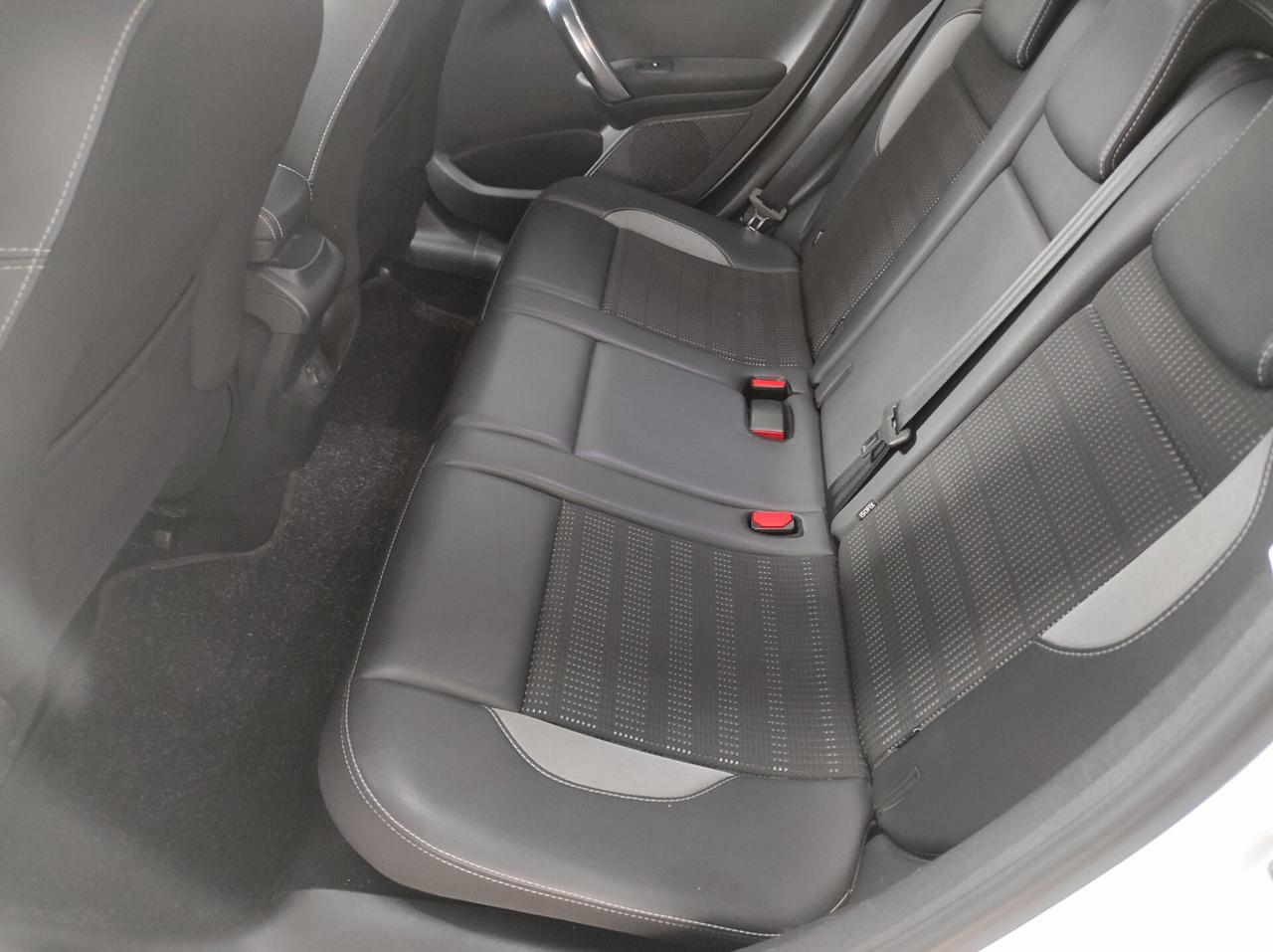 Peugeot 2008 BlueHDi TettoPa SensNavLegaPelle