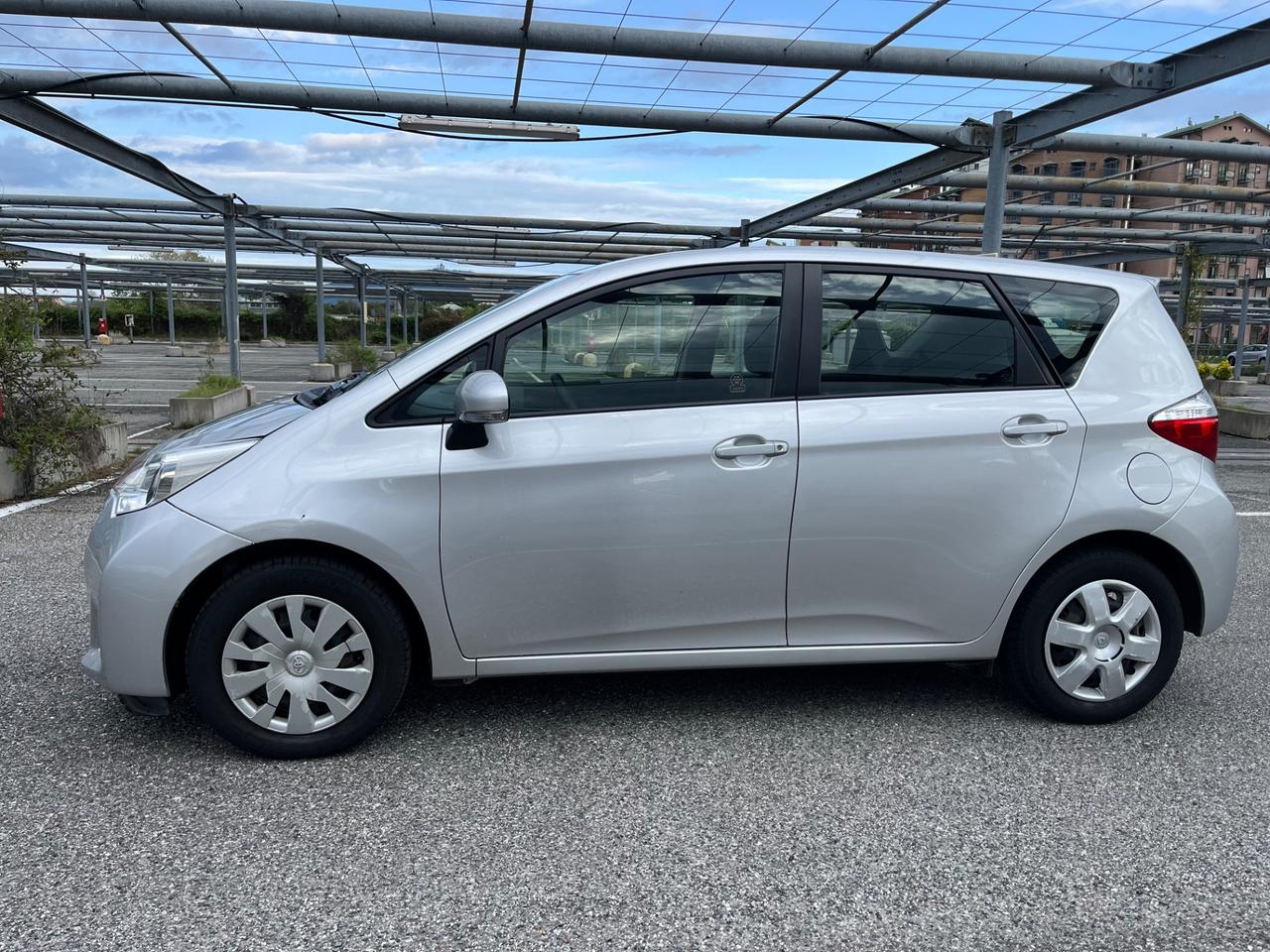 Toyota Verso-S 1.3 MT Active