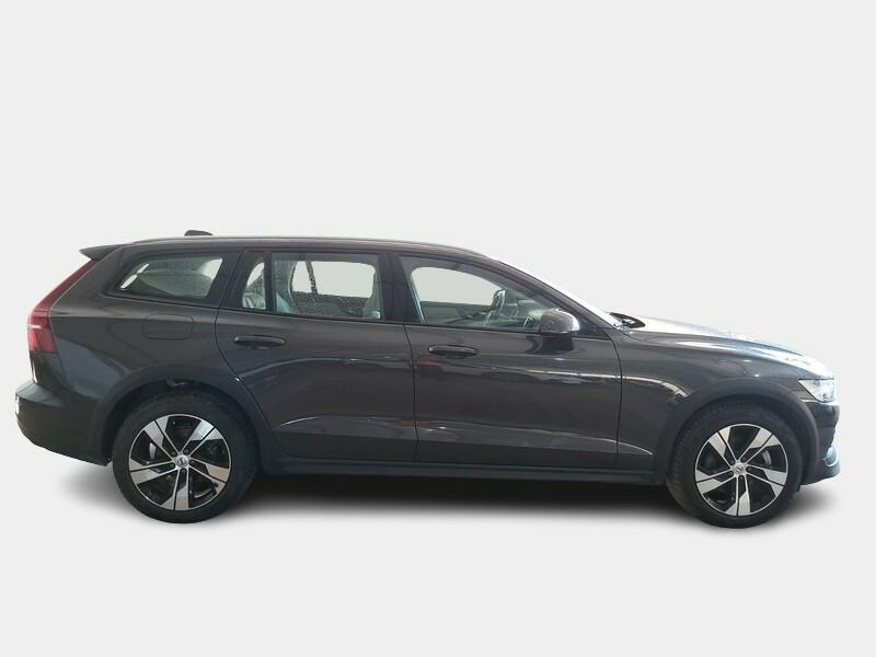 VOLVO V60 CROSS COUNTRY B4 D AWD AUTOM. CORE 5 PORTE STATION WAGON