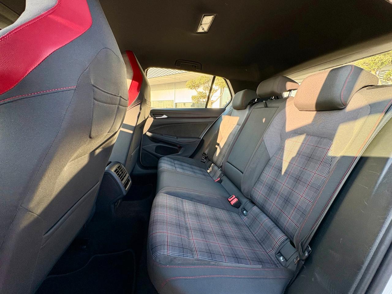 VW Golf 8 GTI 2.0 TSI DSG | SOLI 15.000 KM – COME NUOVA – GARANZIA UFF. iva esposta