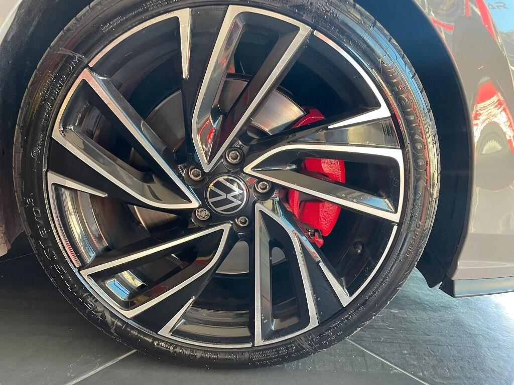 VOLKSWAGEN GOLF GTI PERFORMANCE 245cv DSG
