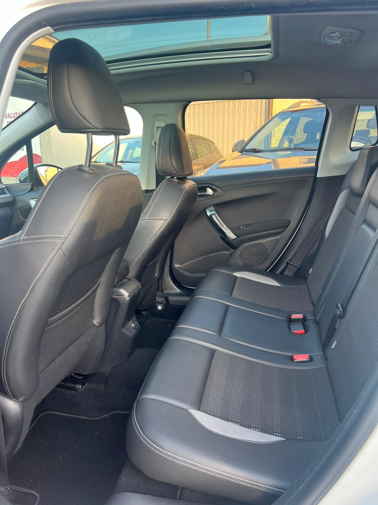 Peugeot 2008 1.6 e-HDi 115 CV Stop&Start Allure