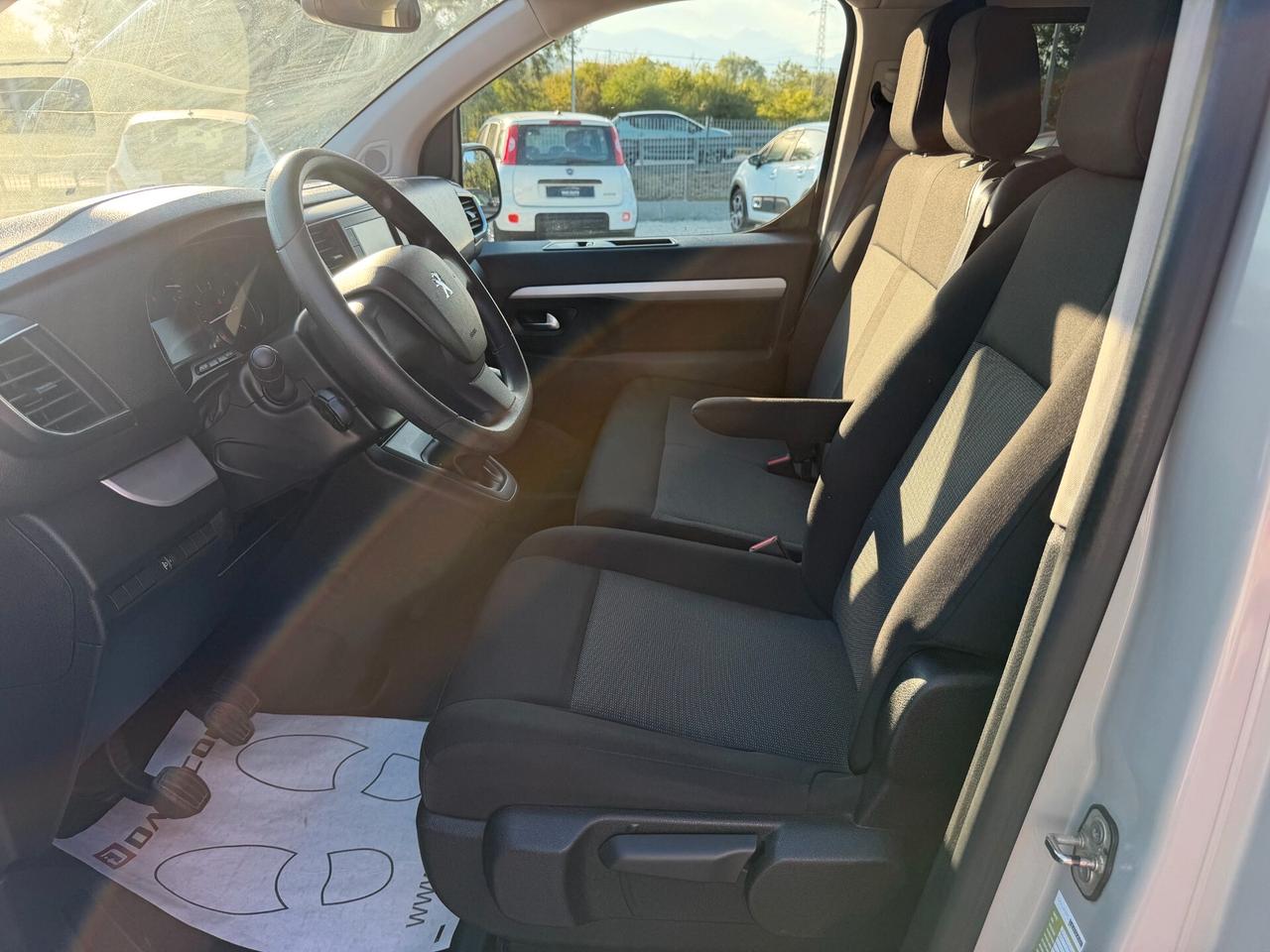 Peugeot Traveller BlueHDi 120 9 POSTI