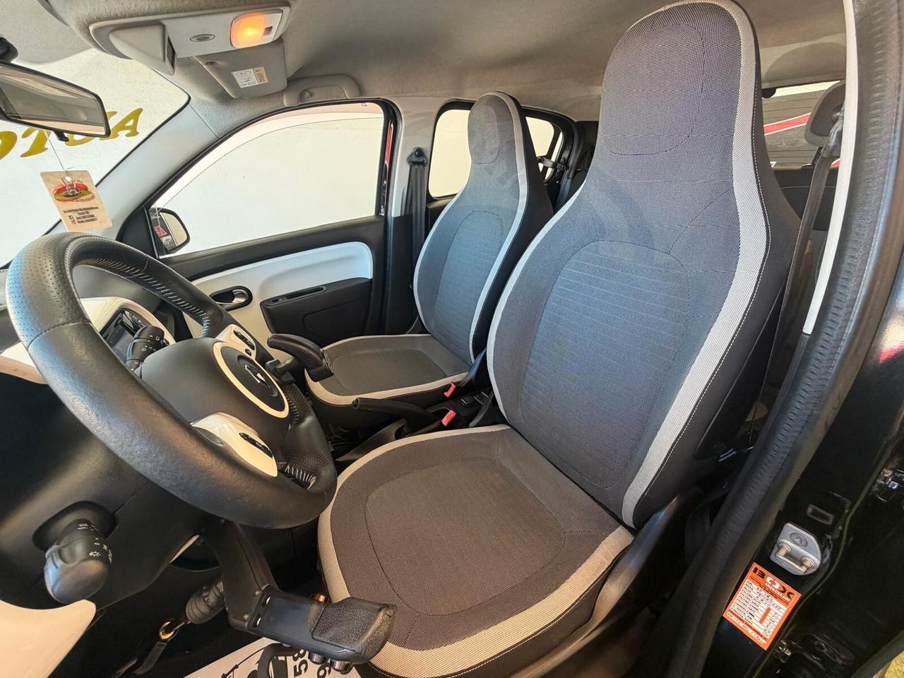 RENAULT TWINGO 1.0 BENZINA 70CV AUTOMATICA