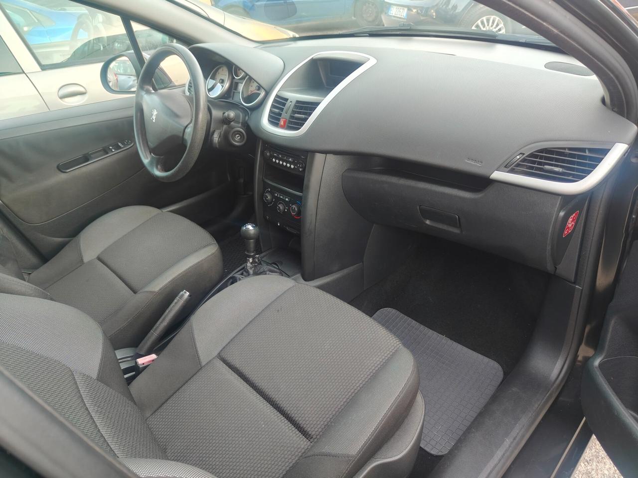 Peugeot 207 1.4 8V 75CV 5p. Energie