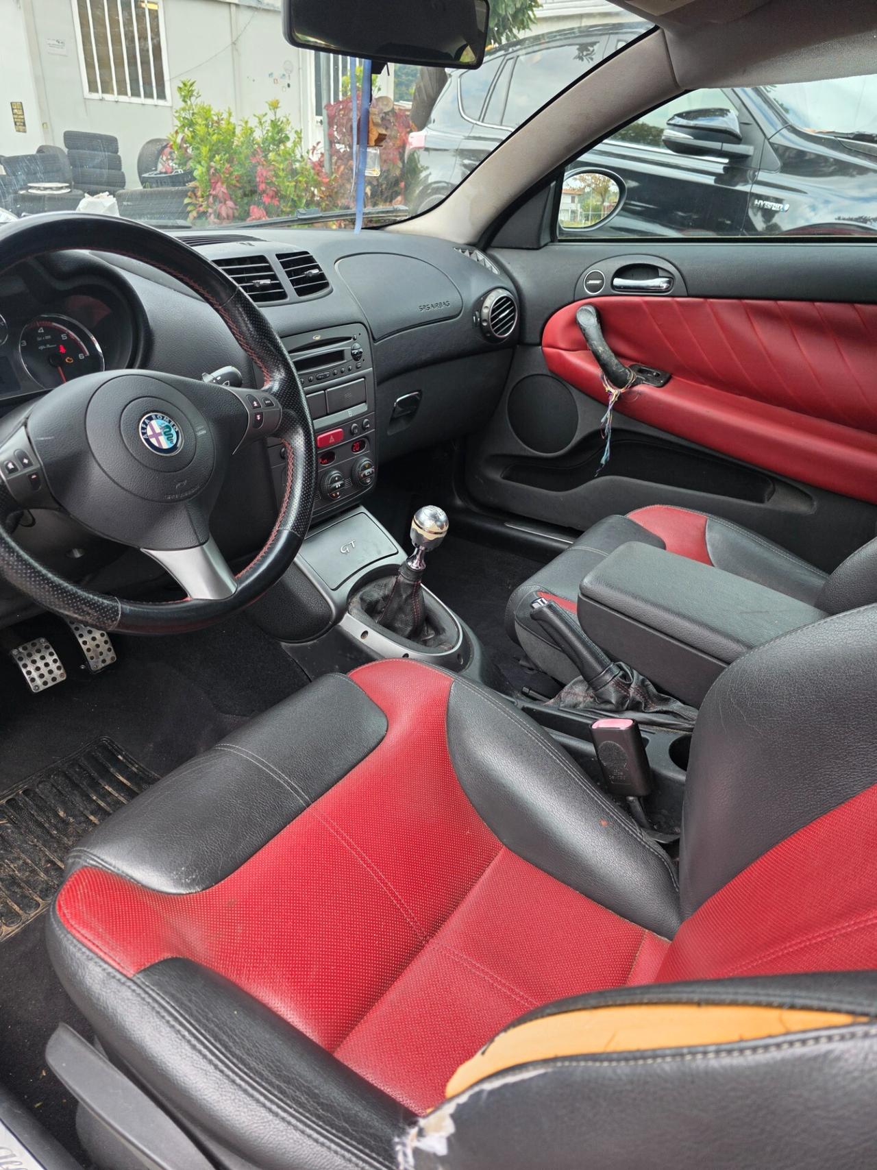 Alfa Romeo GT 1.9 JTDM 16V Progression Black Line