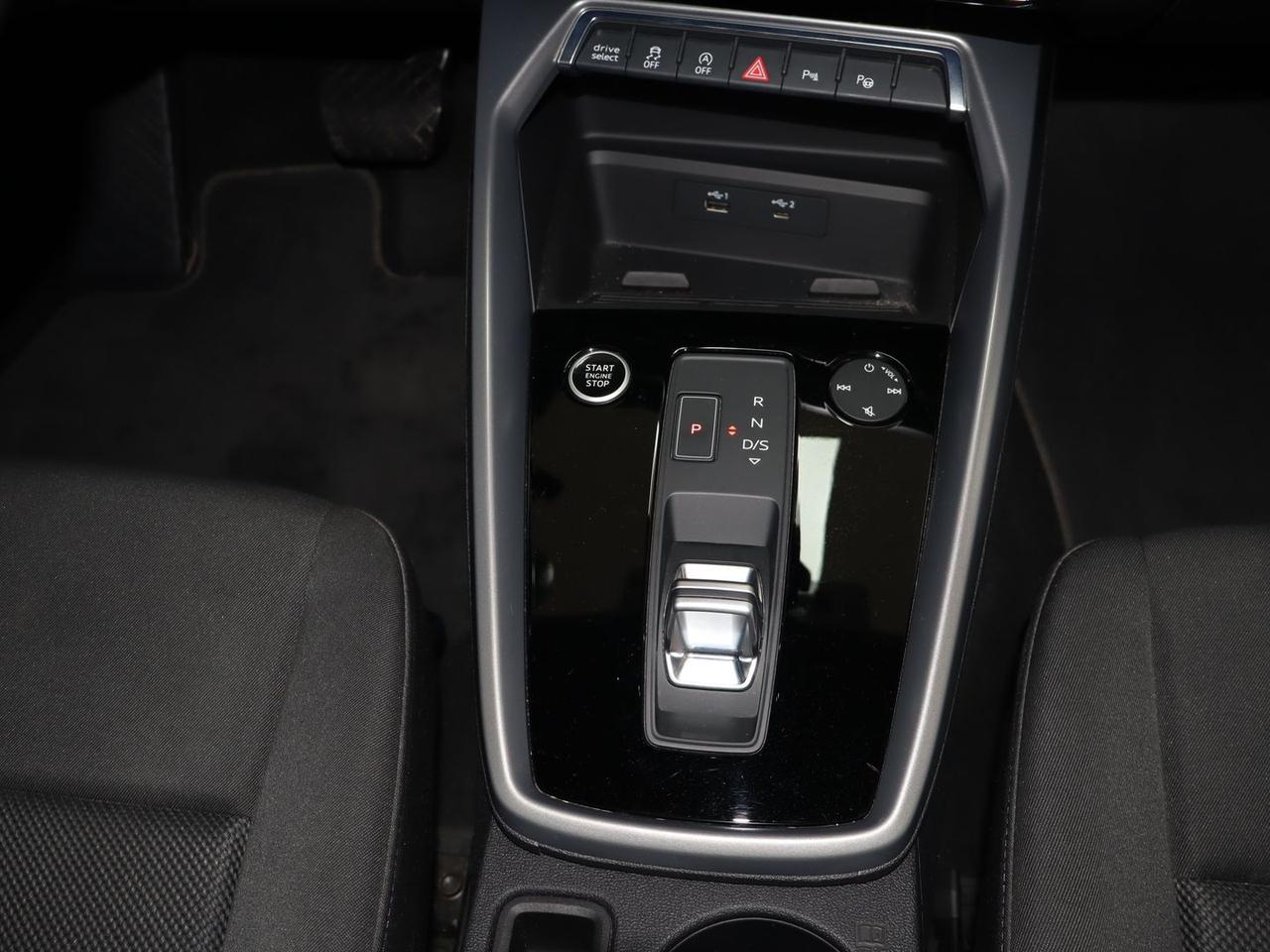 Audi A3 Business Advanced 1.5 35 TFSI MHEV #12158