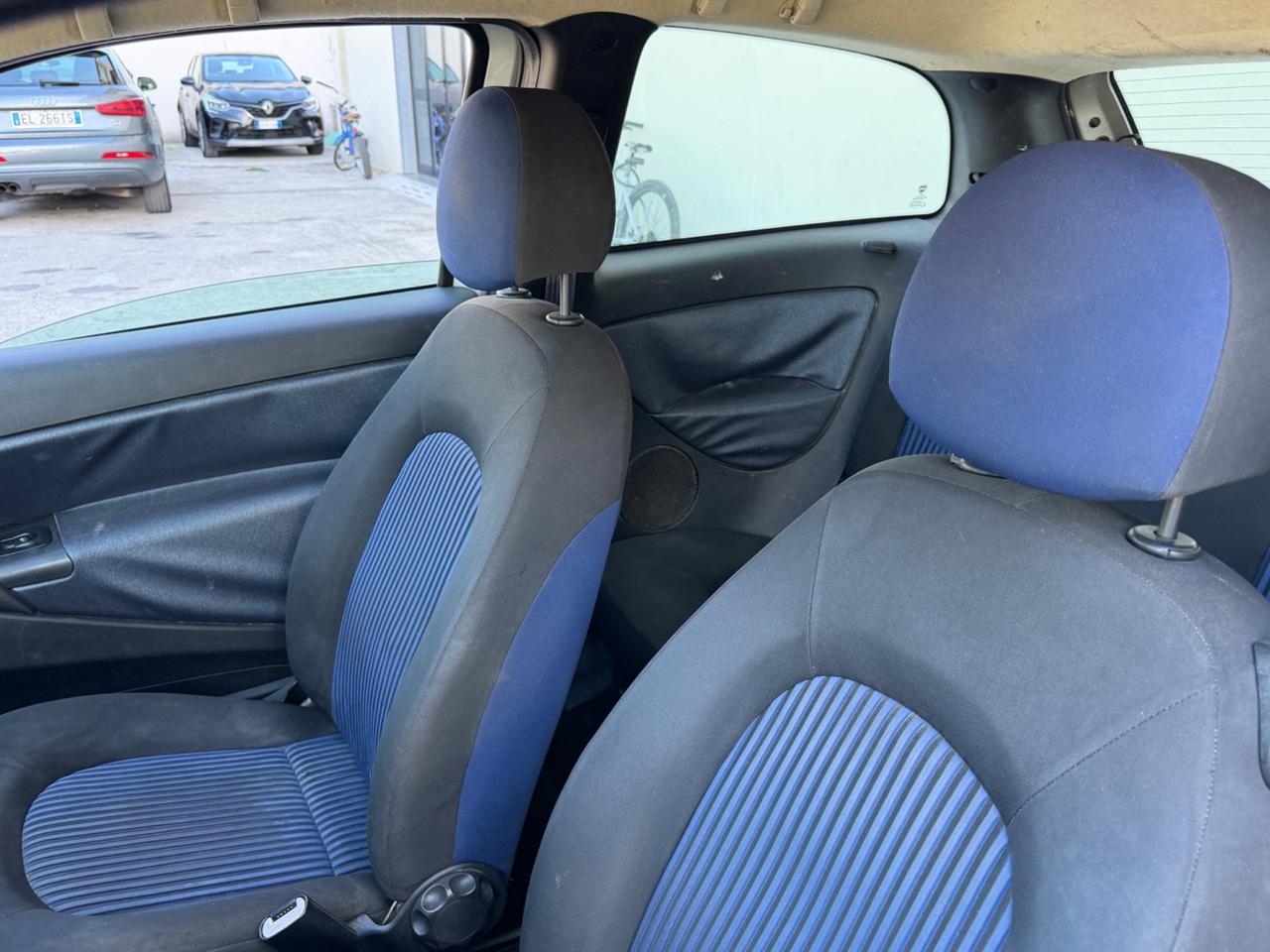 Lancia Ypsilon 1.2 versus