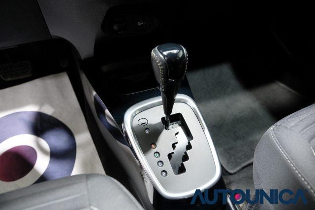 TOYOTA Yaris 1.5 HYBRID 5 PORTE TREND WHITE EDITION