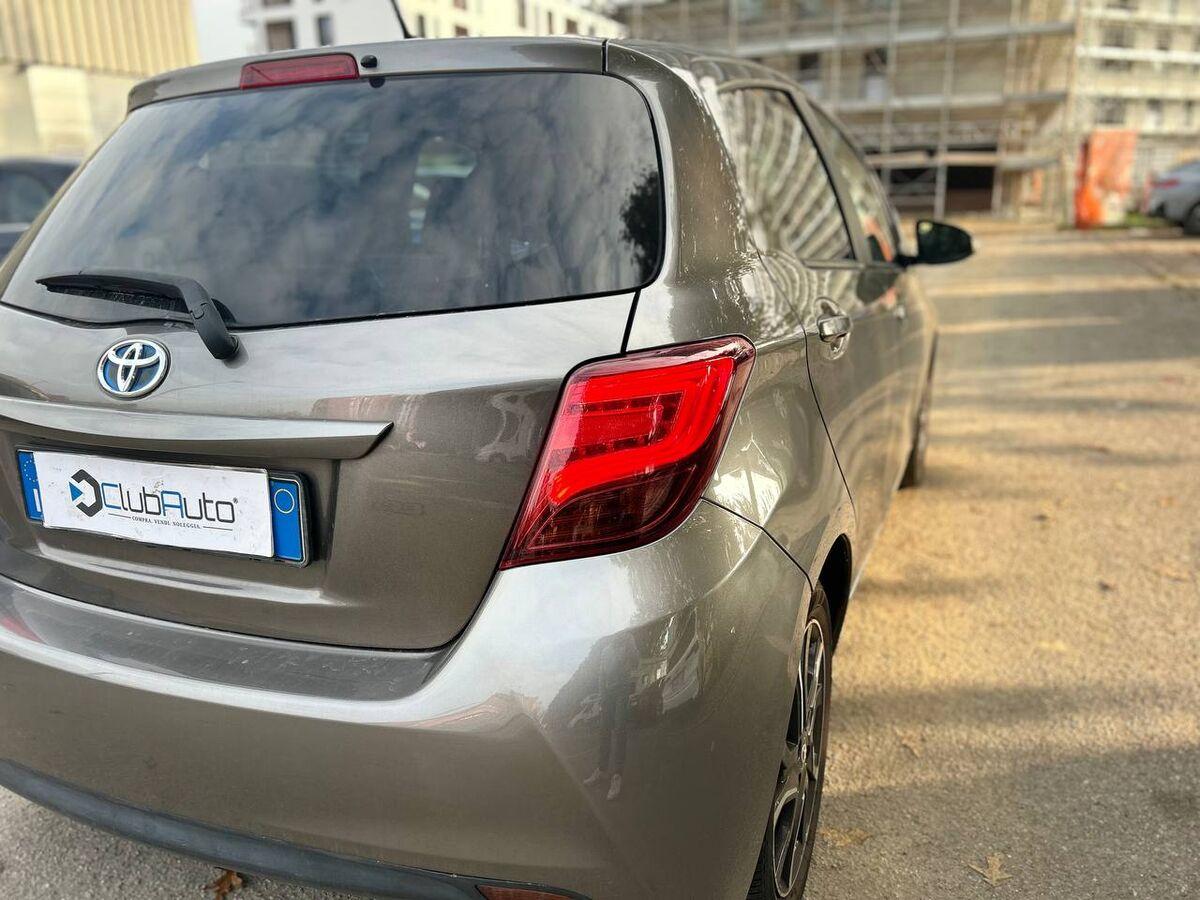 Toyota Yaris 1.5h Trend Red Edition 5p