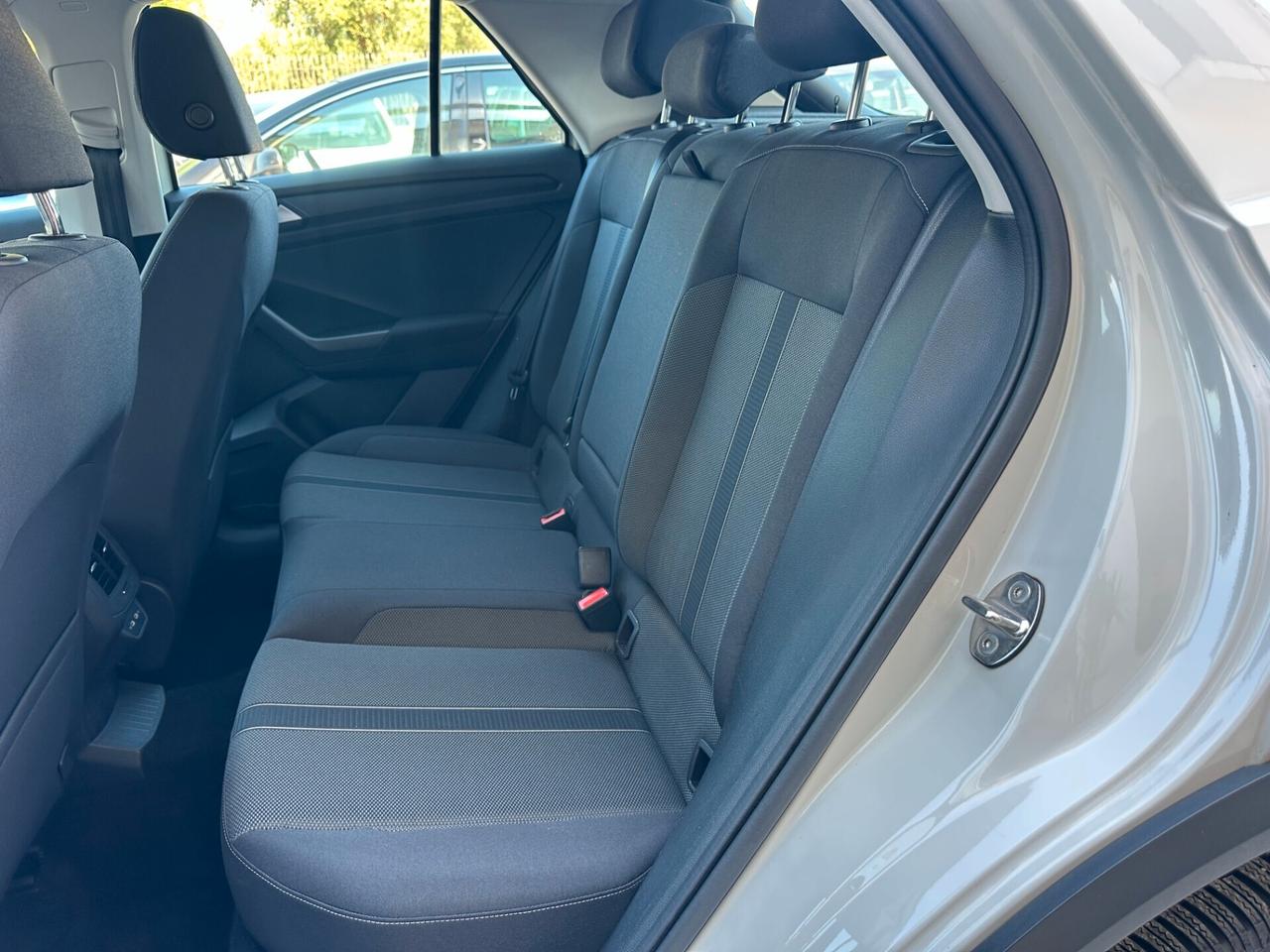 Volkswagen T-Roc 2.0 TDI 116cv 2023 Best Price