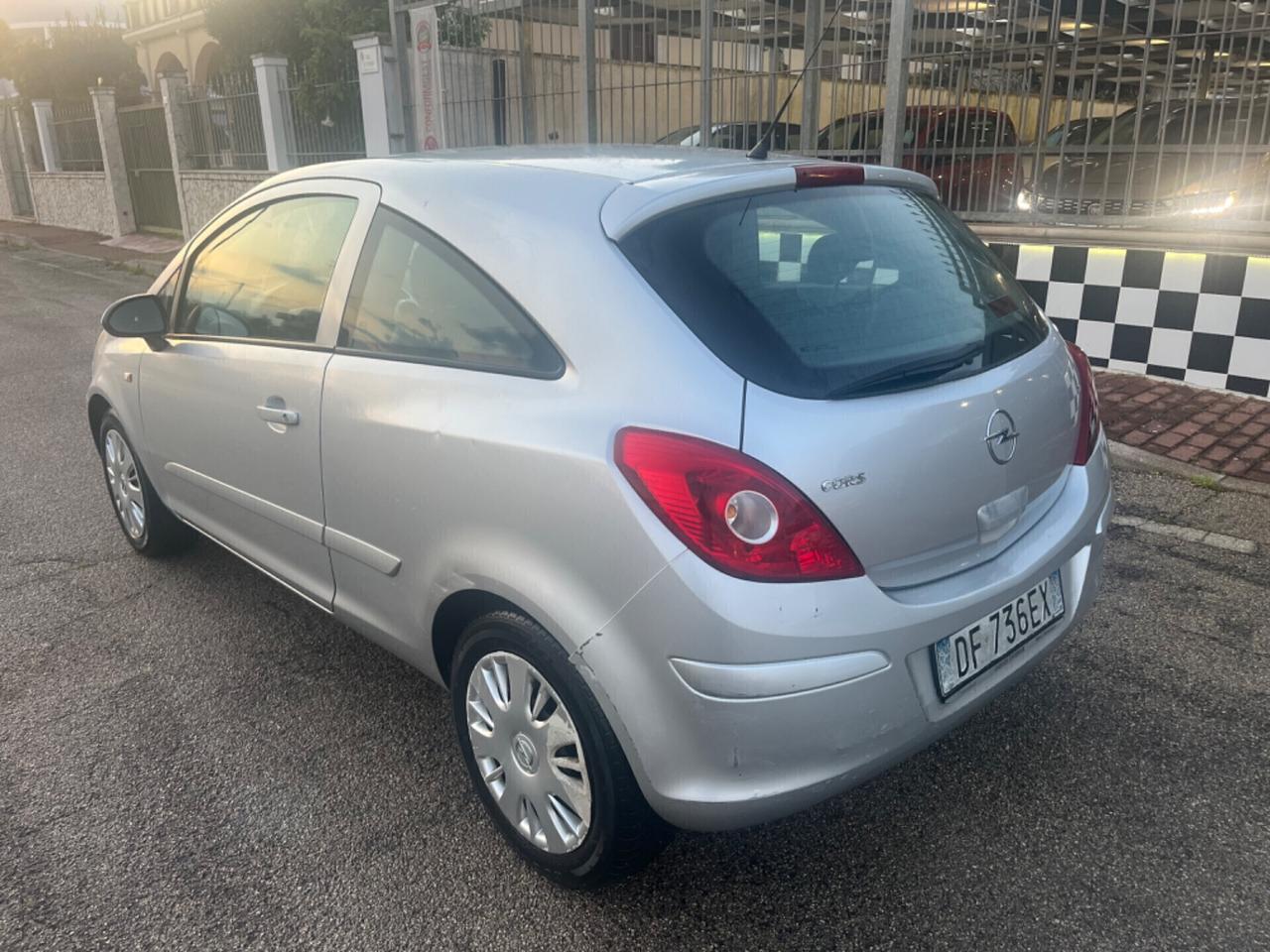 Opel Corsa 1.2 3 porte Club 2007