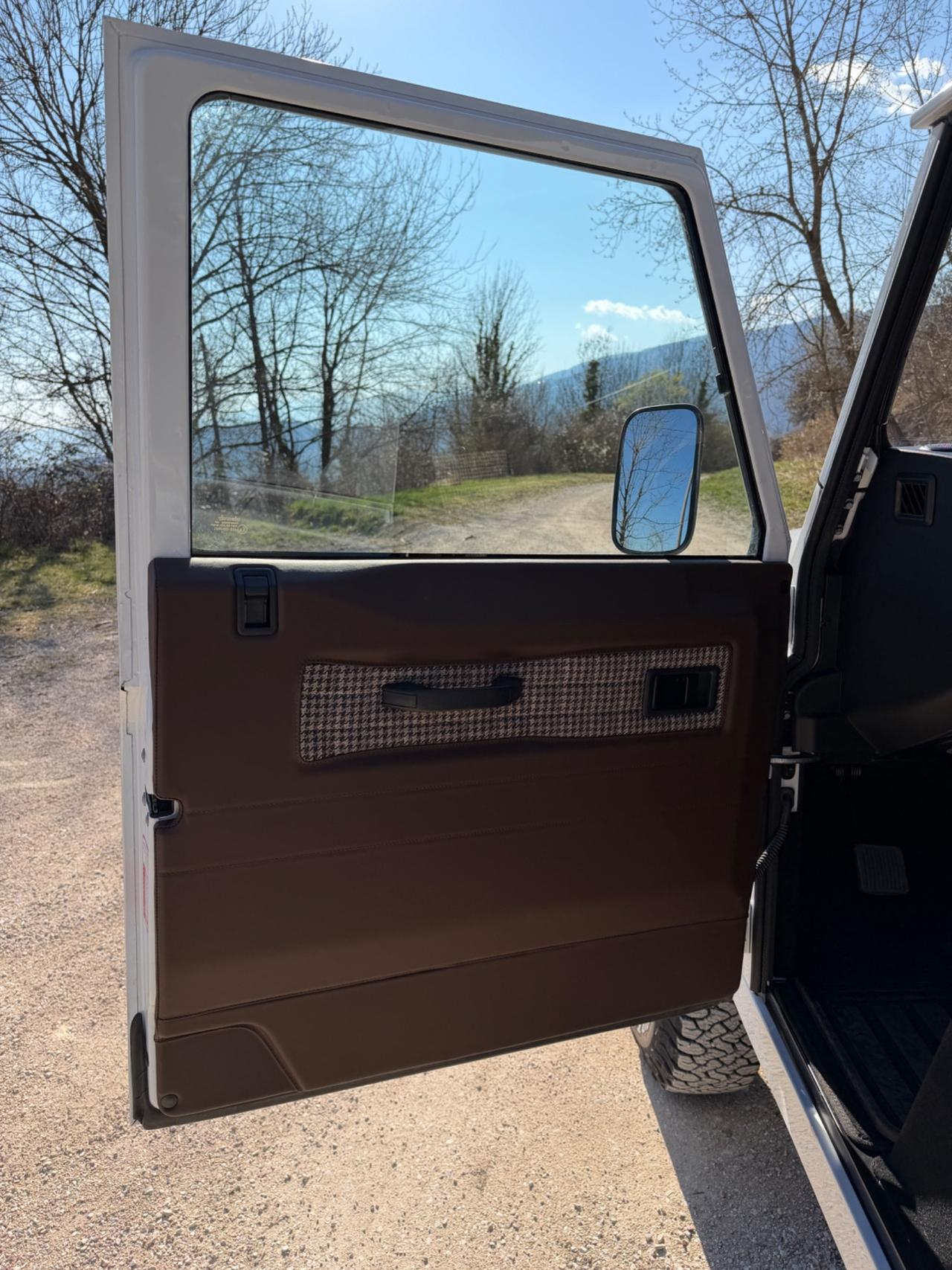 Land Rover Defender 90 2.4 TD4 Station Wagon SE N1