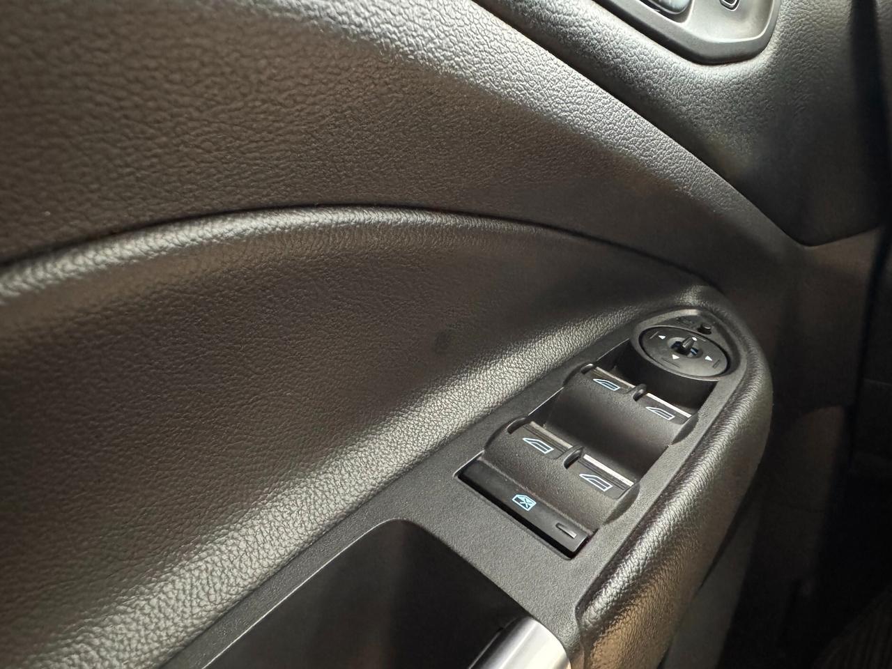 Ford Kuga 1.5 TDCI 120 CV S&S 2WD Powershift Business