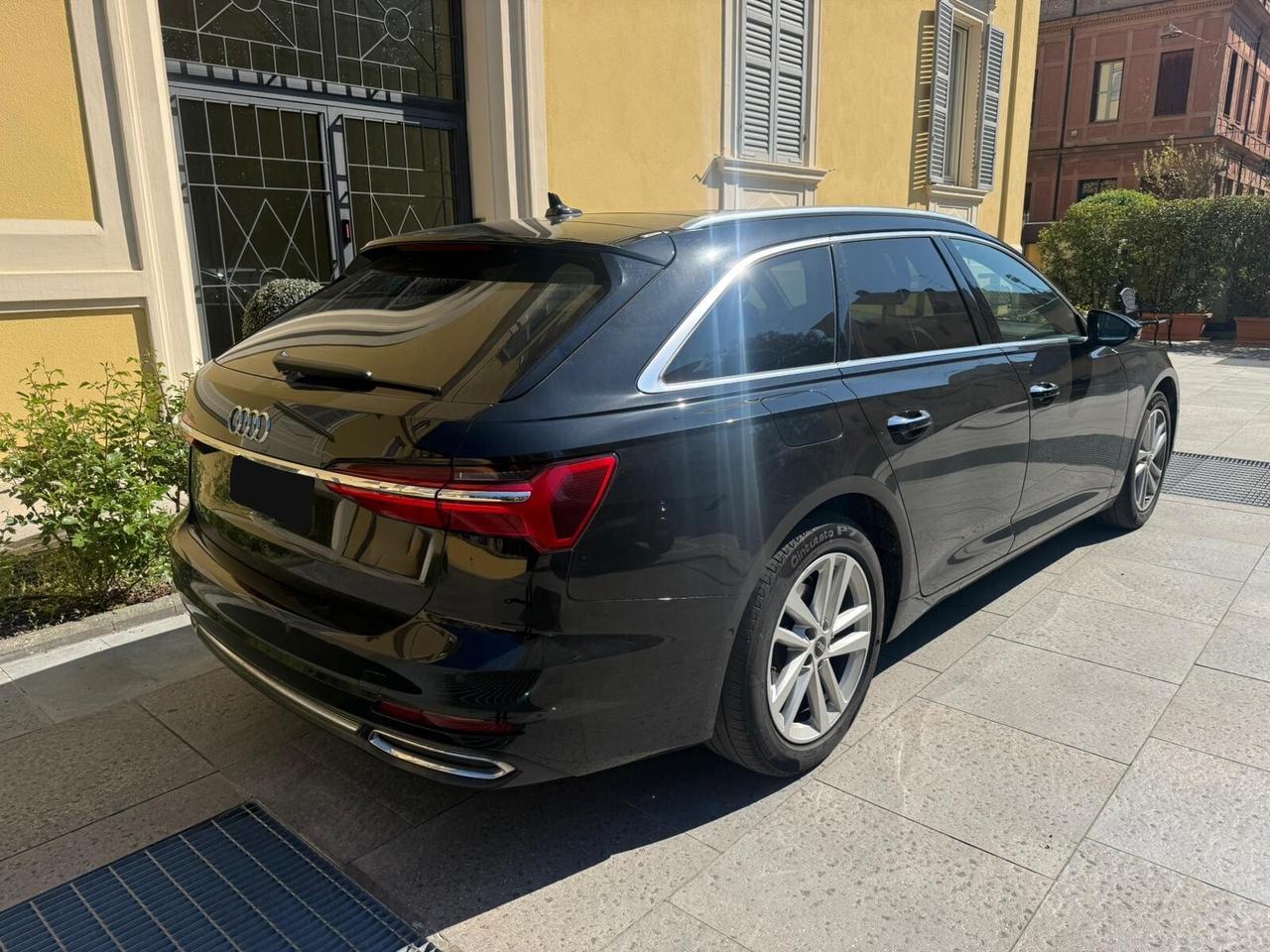 Audi A6 Avant 40 2.0 TDI S tronic Business Design Tetto Panoramico Pelle Totale