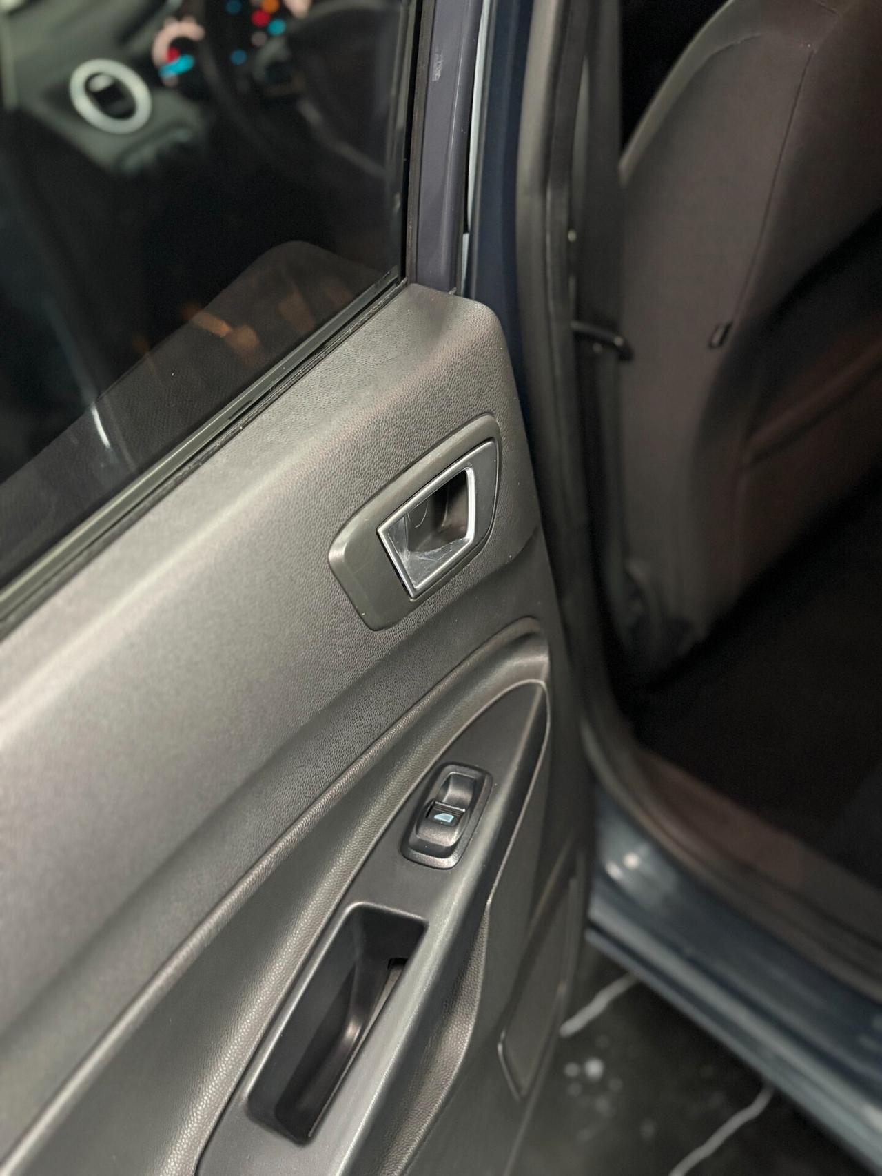 Ford Fiesta 1.4 5 porte Bz.- GPL Business