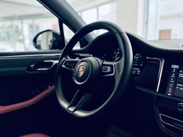Porsche Macan 2023 2.0 265cv pdk TETTO/BOSE/20"