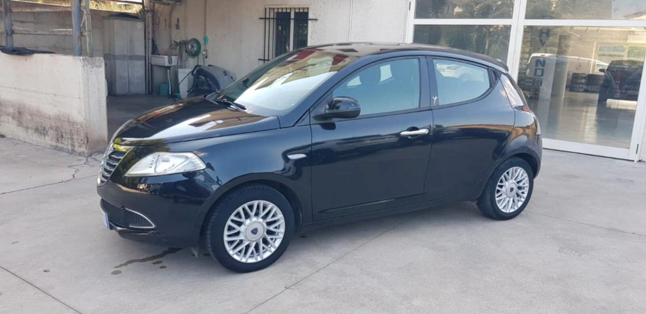 Lancia Ypsilon 1.2 69 CV 5 porte GPL